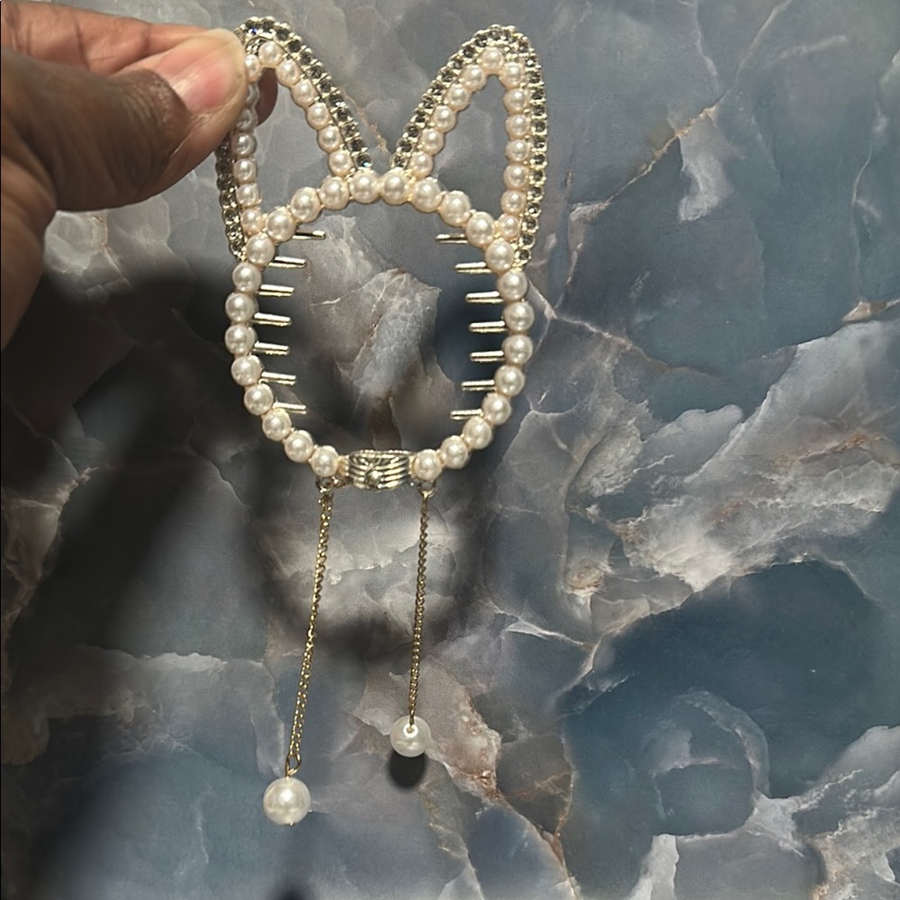 Pearl Cat Ear Hair Clip